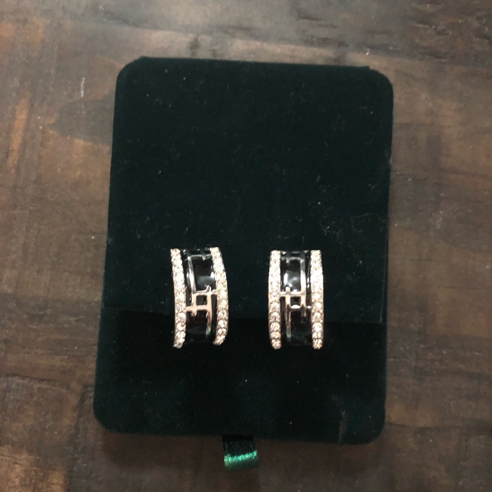 Women earrings
